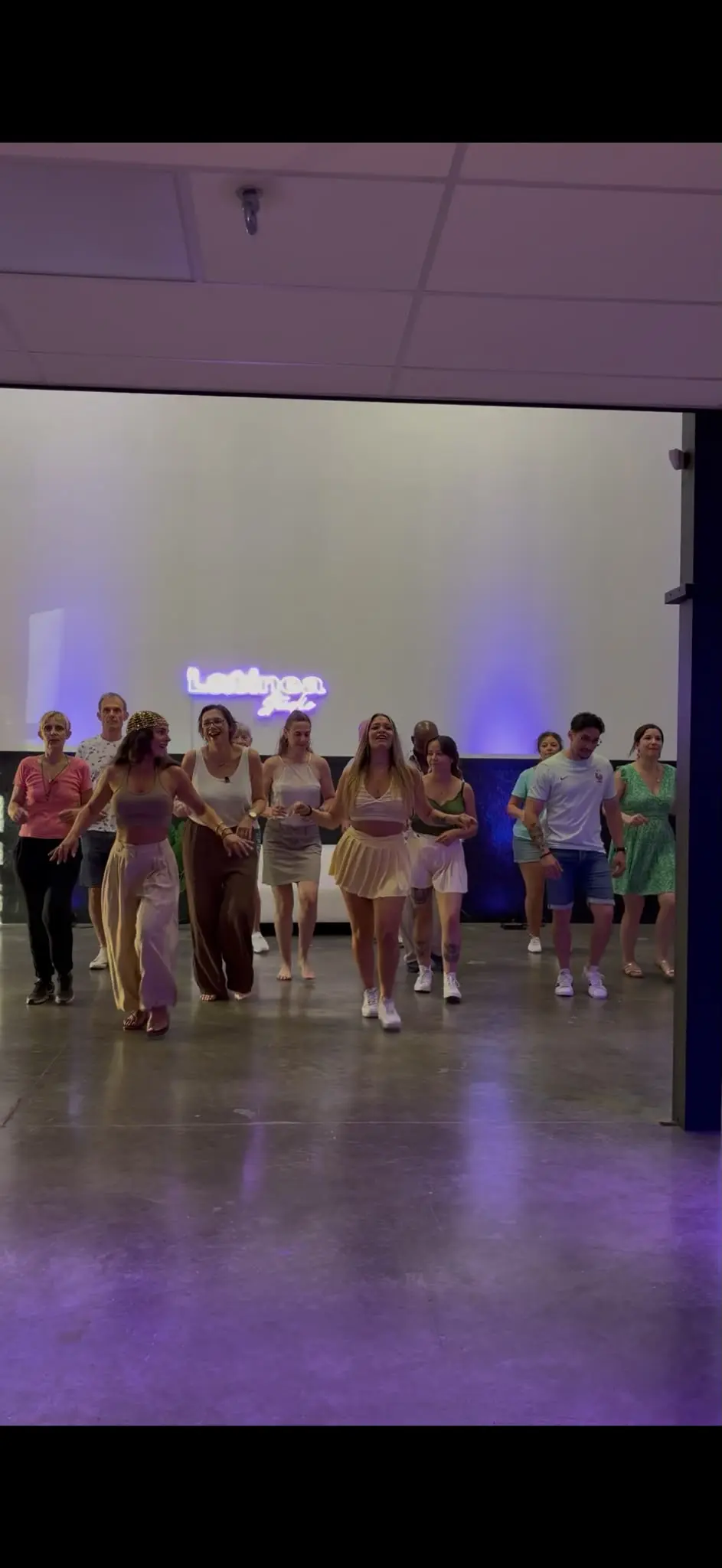 Cours de bachata traditionnelle à Troyes — école de danse Latinea