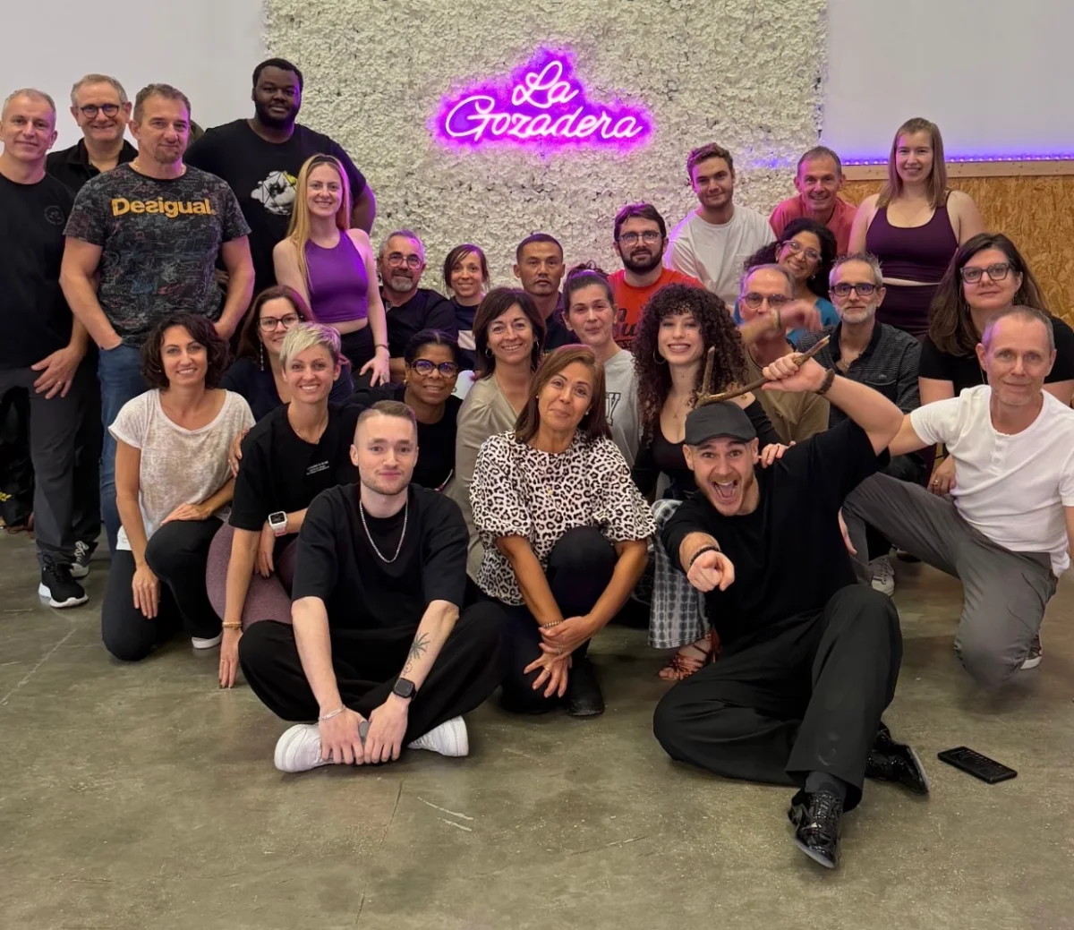 Le groupe d'élèves du studio Latinea